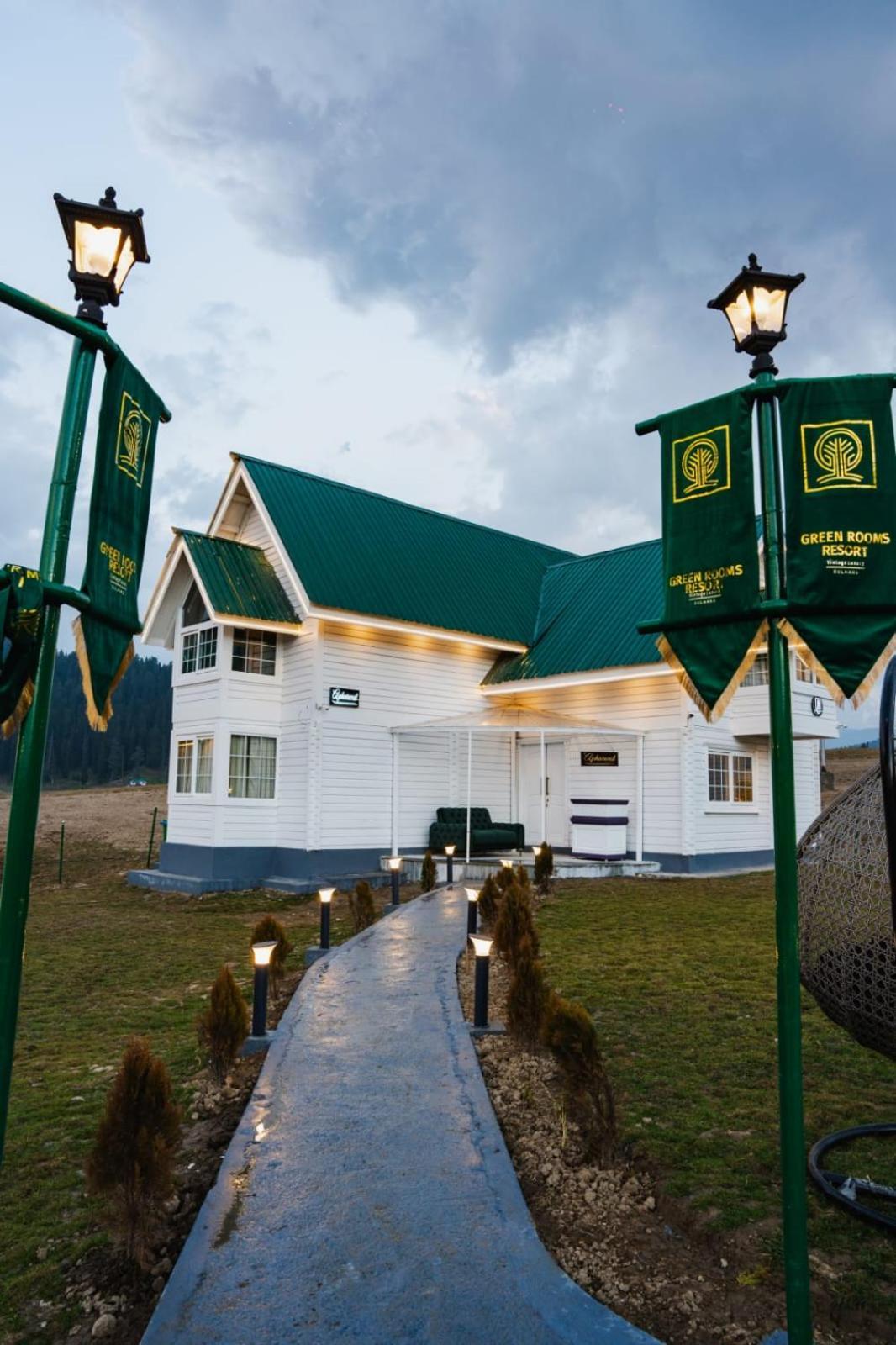Green Rooms Resort Gulmarg Exteriör bild