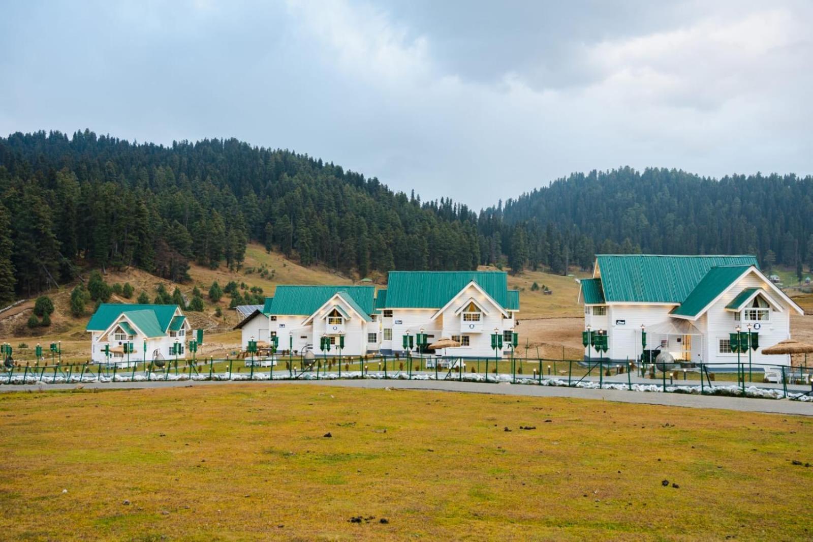 Green Rooms Resort Gulmarg Exteriör bild