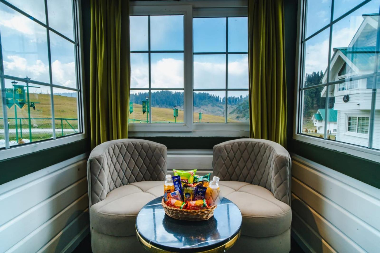 Green Rooms Resort Gulmarg Exteriör bild