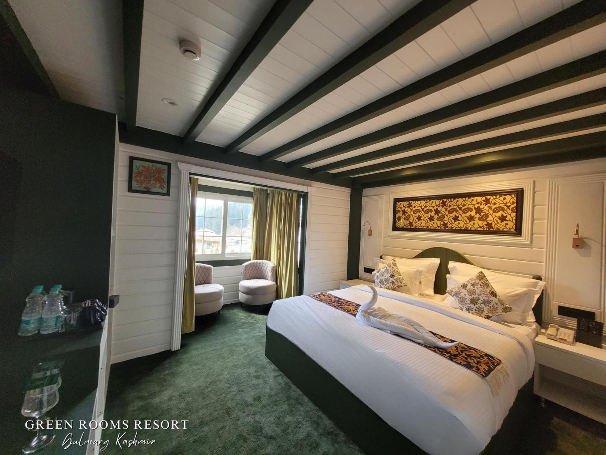 Green Rooms Resort Gulmarg Exteriör bild