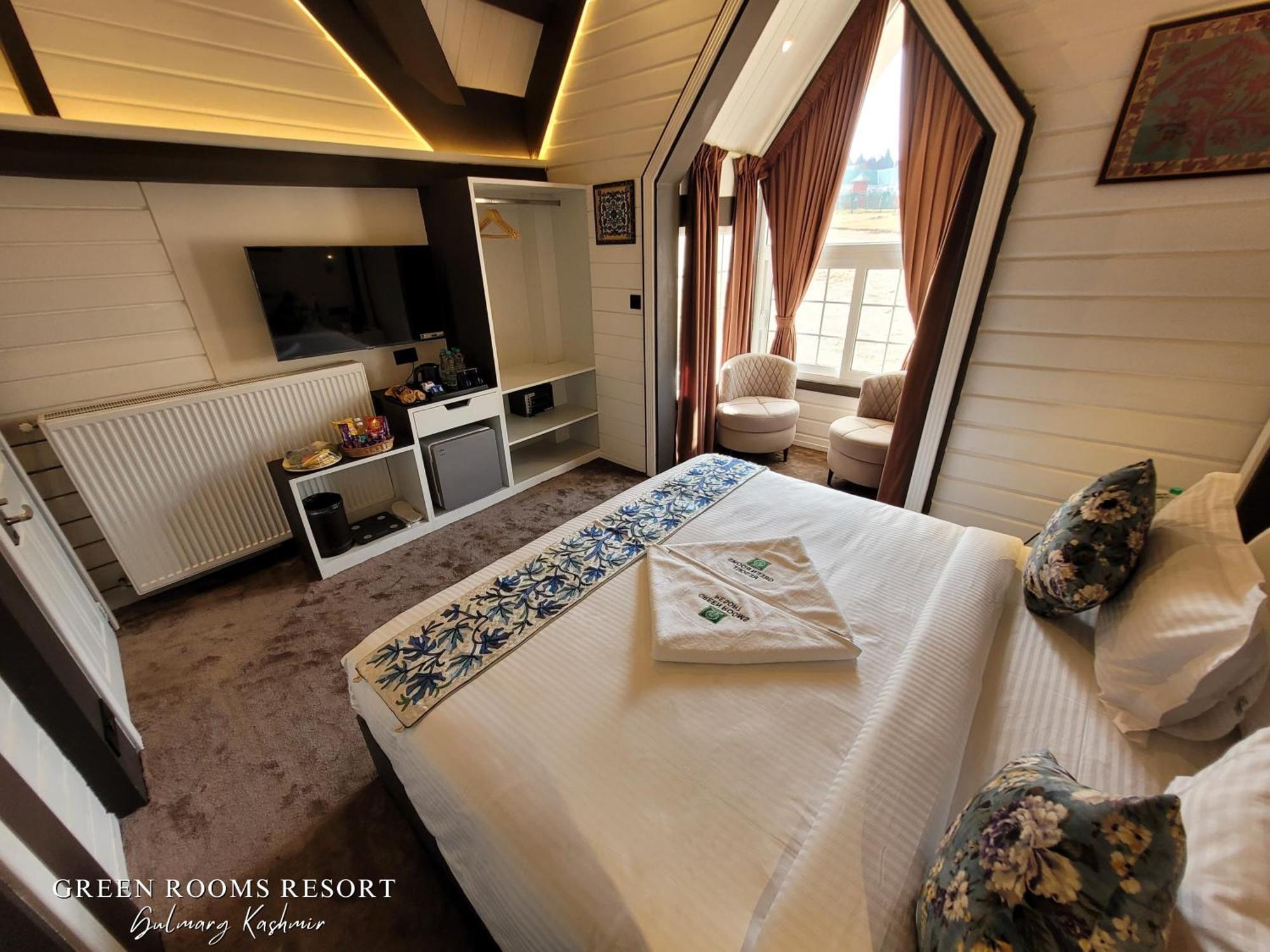 Green Rooms Resort Gulmarg Exteriör bild