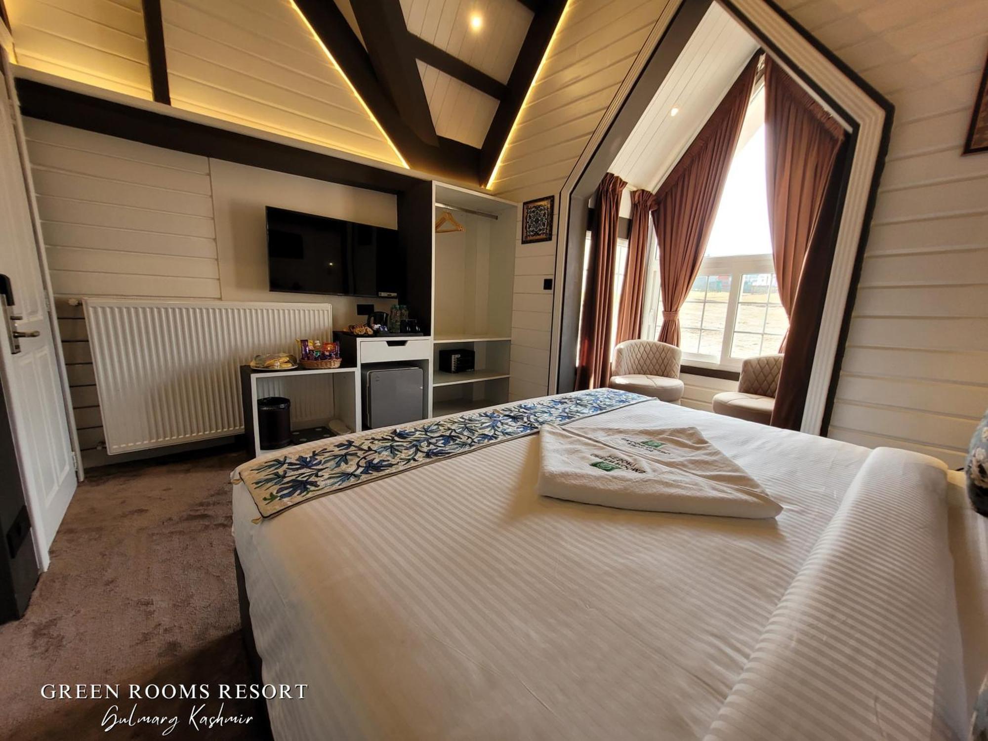 Green Rooms Resort Gulmarg Exteriör bild