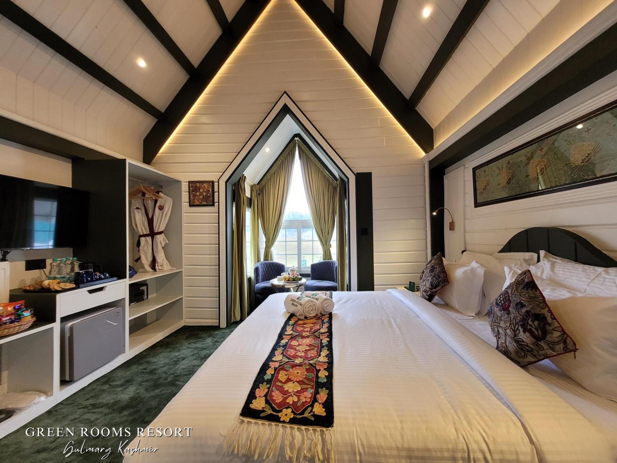 Green Rooms Resort Gulmarg Exteriör bild