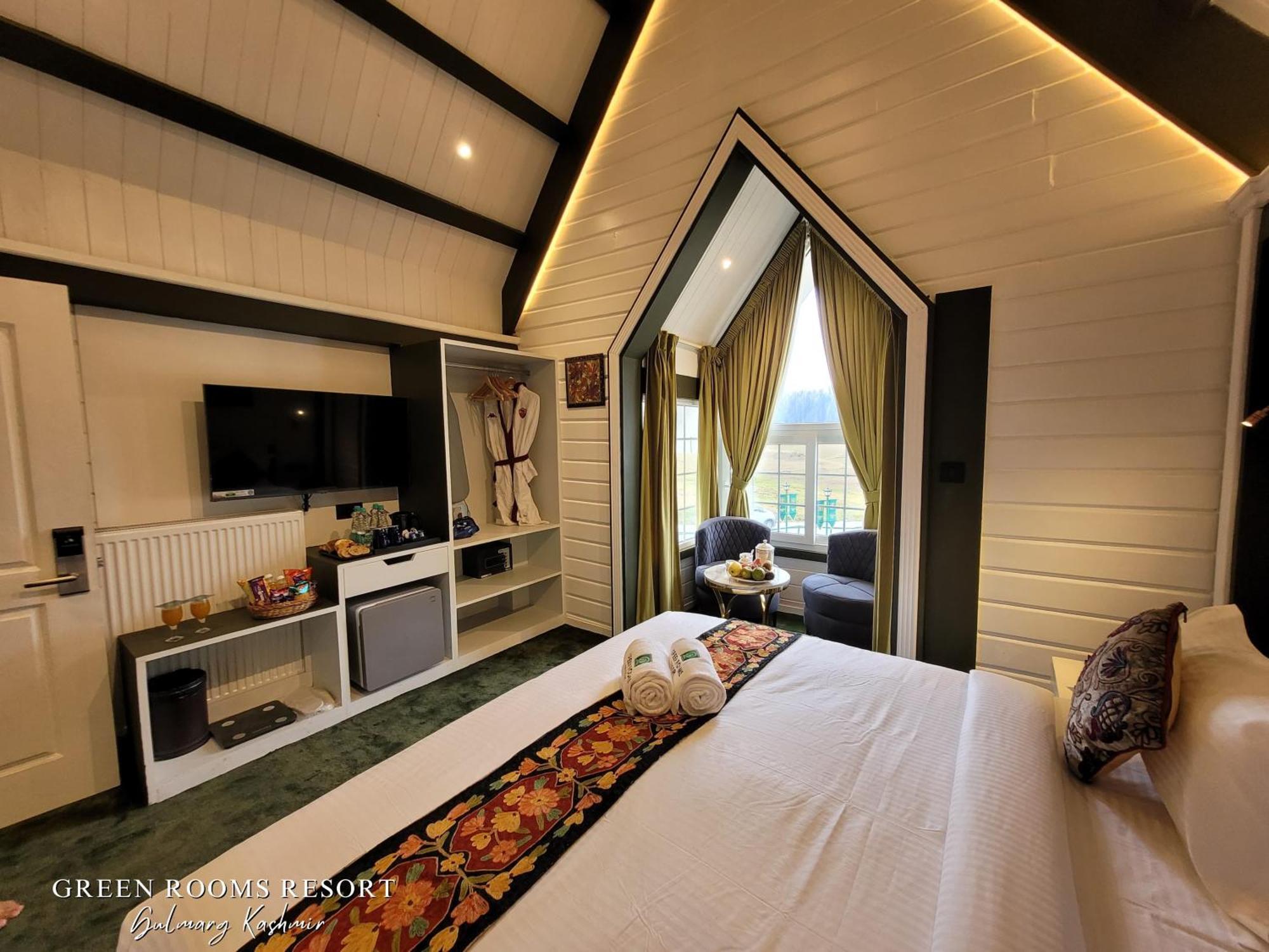 Green Rooms Resort Gulmarg Exteriör bild